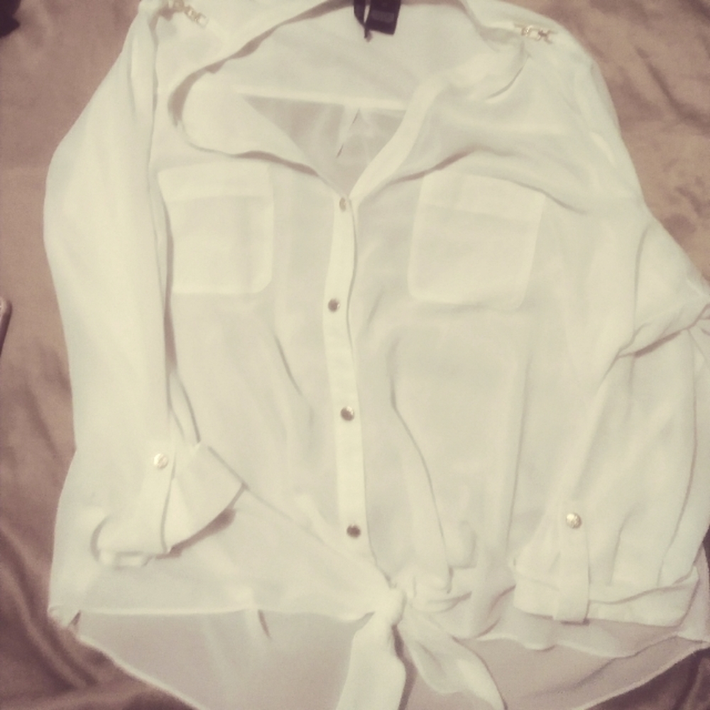 White blouse 2xl (never worn)